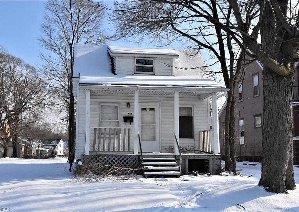 1st image of 737 W 14th St