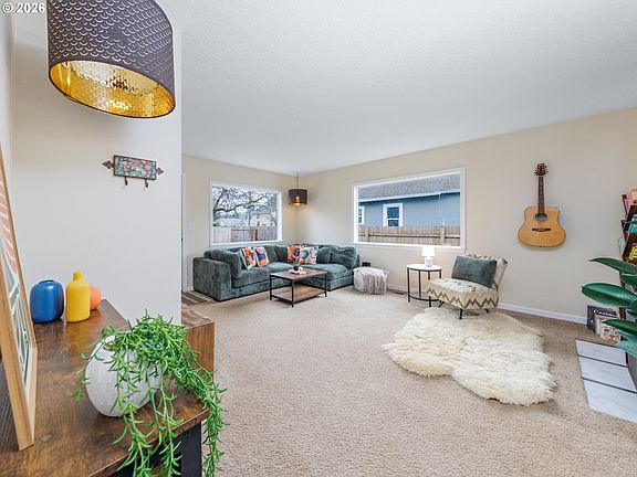 5th image of 6721 SE 77th Ave
