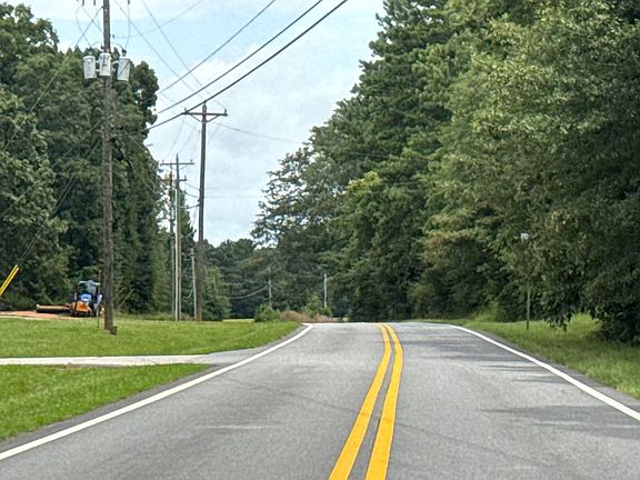 5th image of 2292 N Walkers Mill Rd