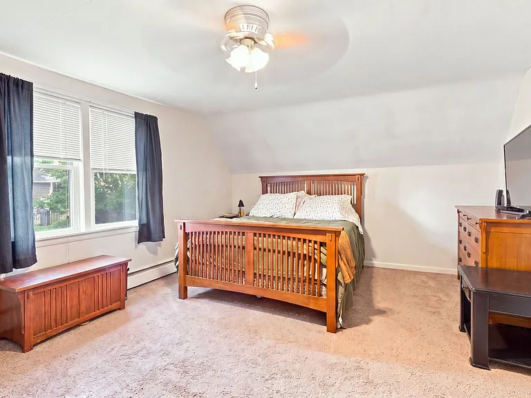 52 Linden St #2 — Photo 10