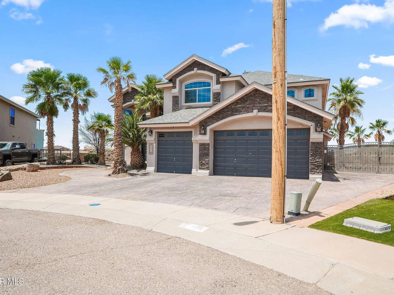 4 bed, 3.0 bath, 3318 sqft, $4,000 — Photo 3