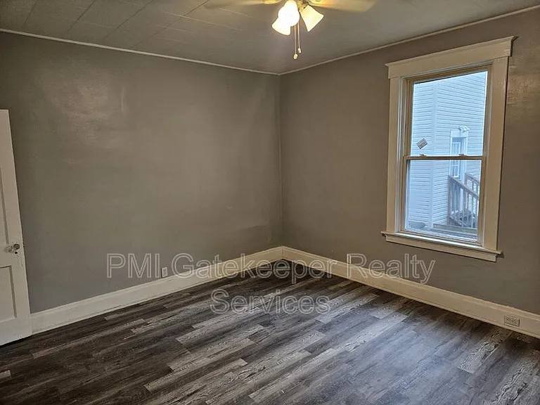 5402 Rolston Ave — Photo 10