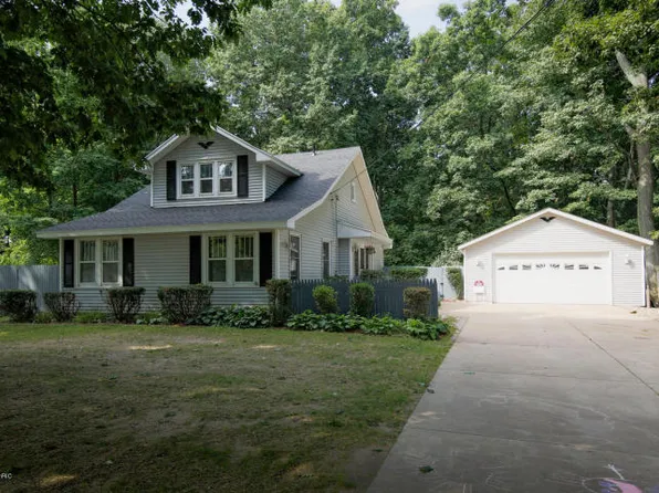 8510 Lovers Ln, Portage, MI 49002