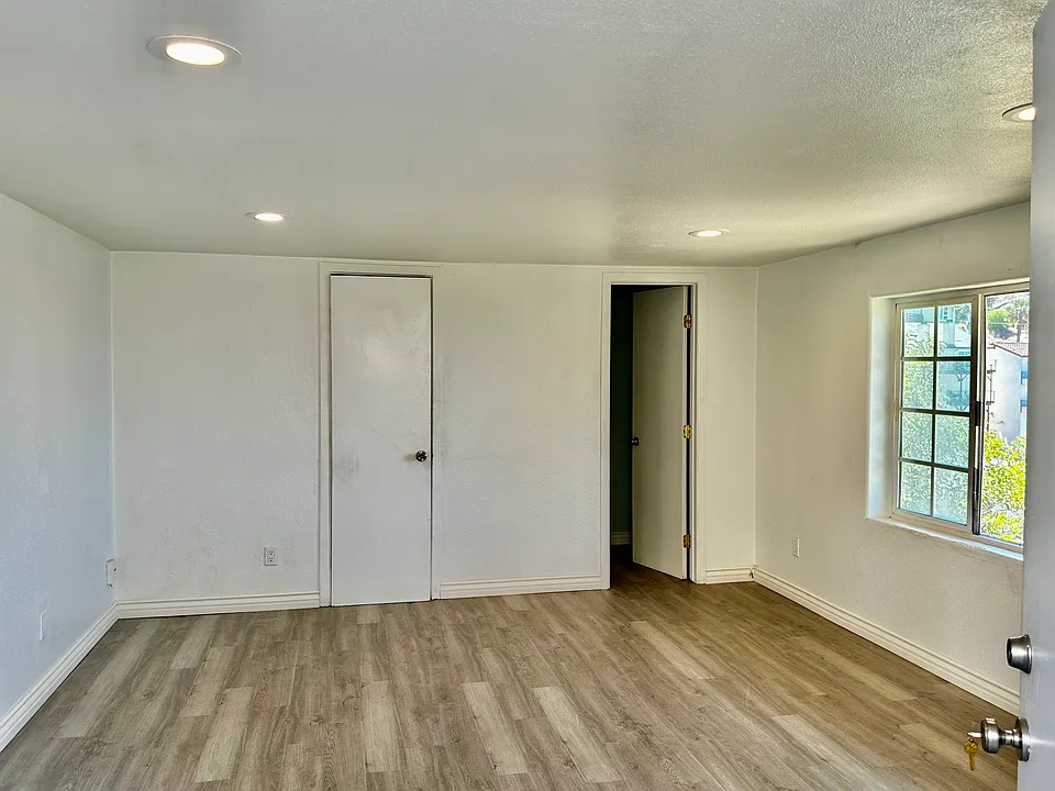9423 Eucalyptus St #2
