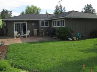 1212 SE Oriole St, Grants Pass, OR