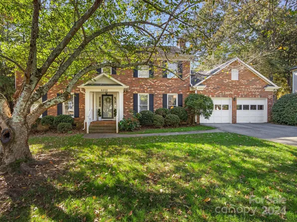 6208 Amber Mist Ln, Charlotte, NC 28211