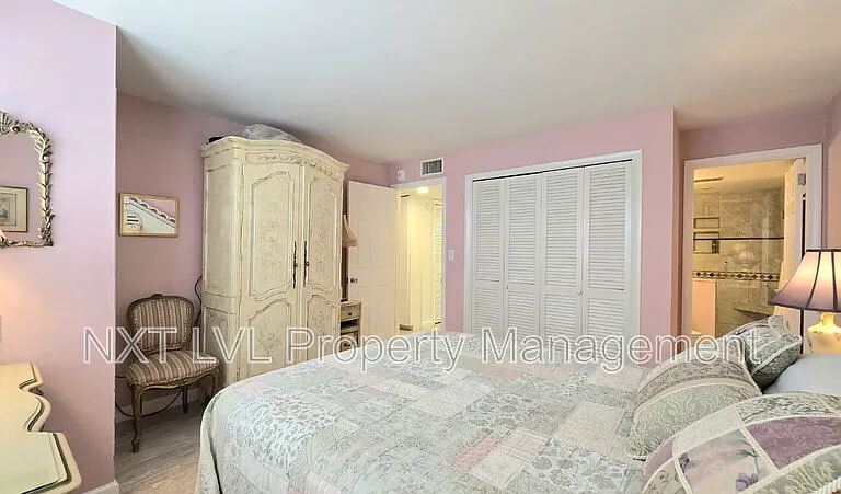 1065 Gulf Shore Blvd N #108 — Photo 18