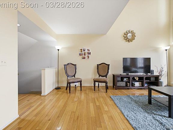 5th image of 678 Highgate Mews