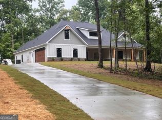 214 Signing Tree Trl, Clarkesville, GA 30523