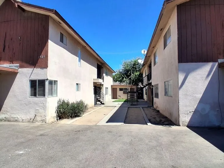 1505 E. Yale Ave. — Photo 2