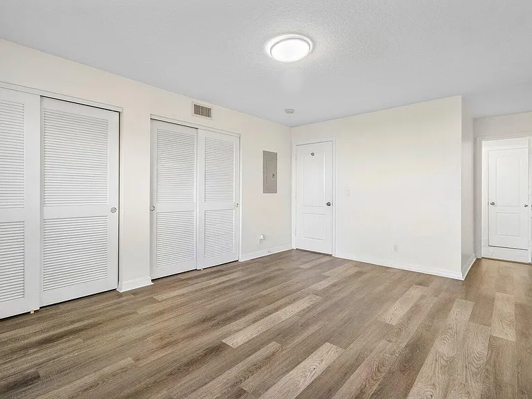 2615 NE 1st Ct #407 — Photo 15