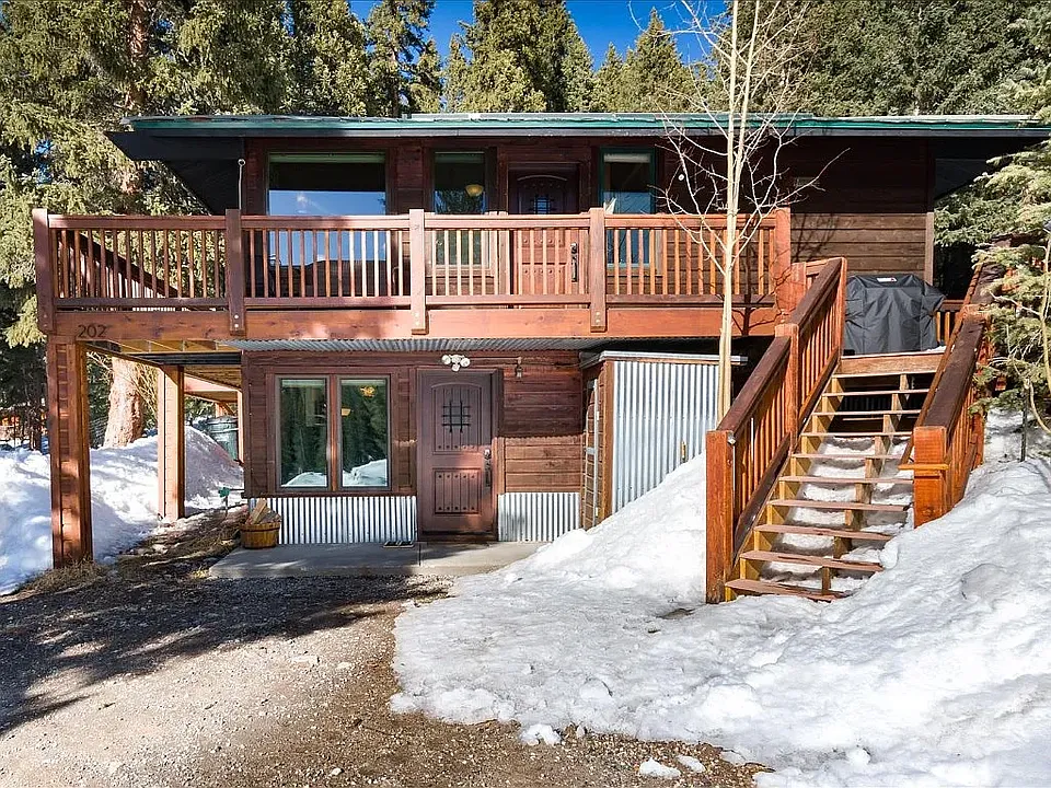 202 Doris Dr
