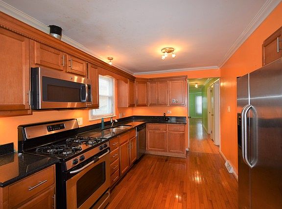 3rd image of 4435 N Keokuk Ave