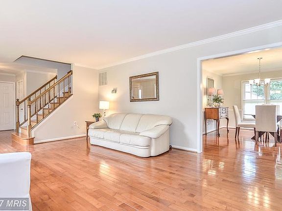 5th image of 3160 Kinross Cir