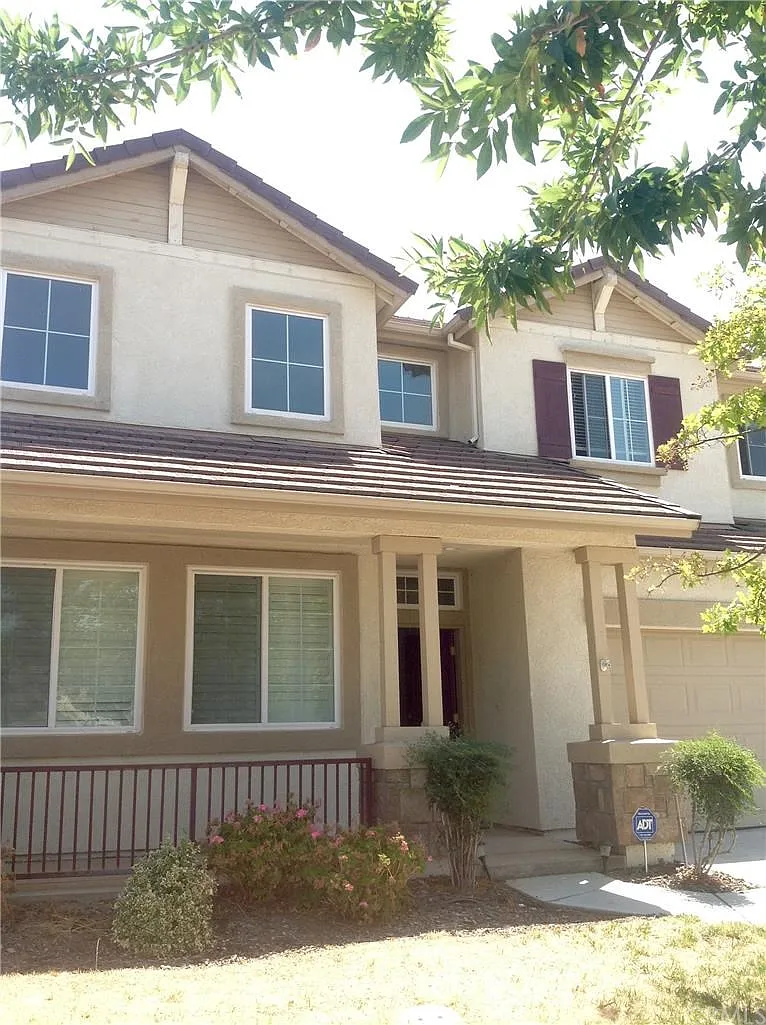 430 Lily Dr photo 1