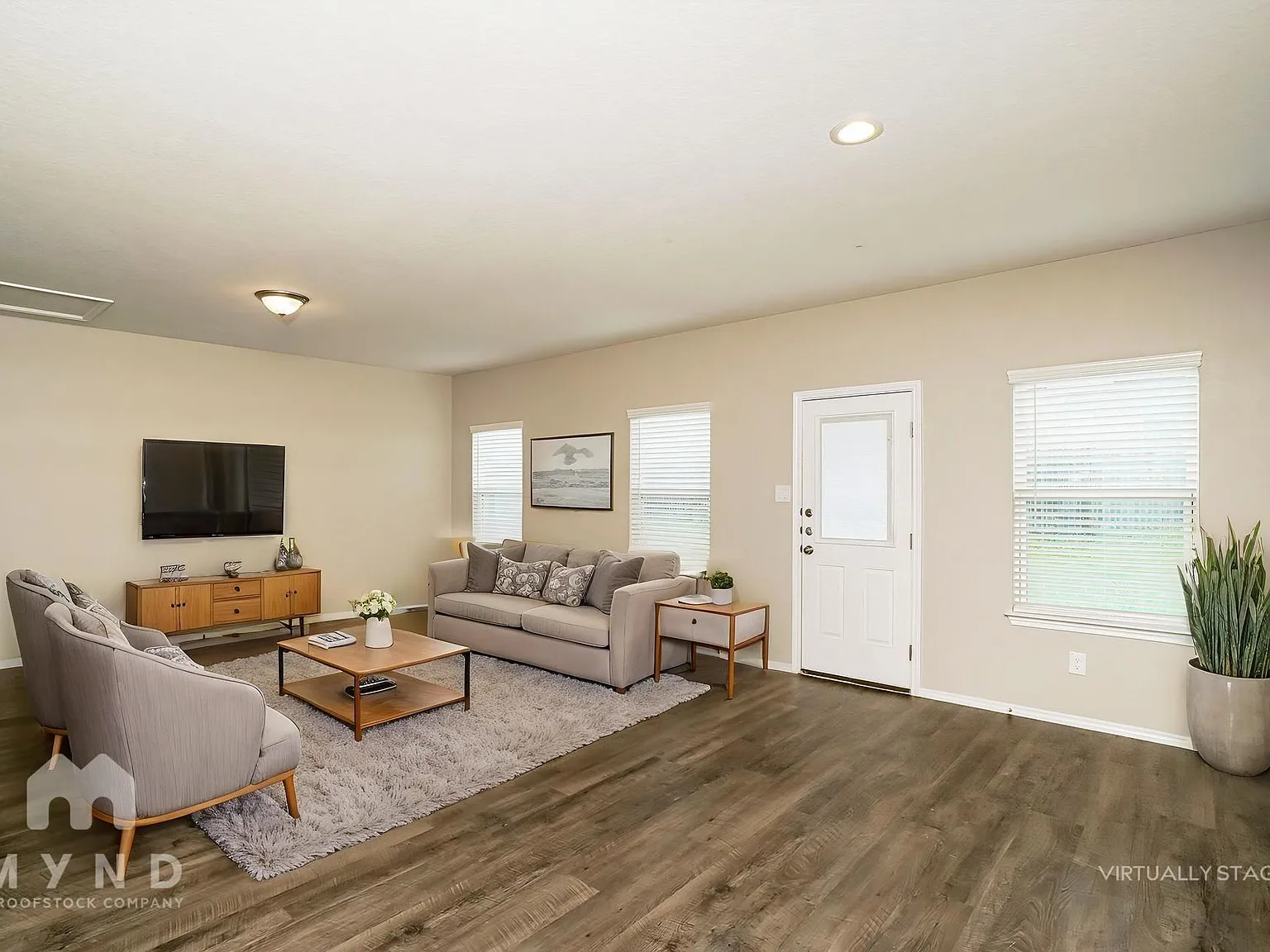 3 bed, 2.5 bath, 2057 sqft, $1,745 — Photo 2