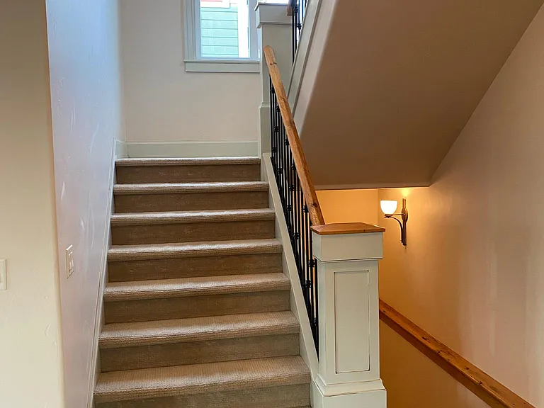 821 Broad St — Photo 29