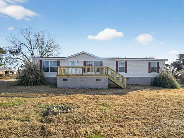 104 Gardner Dr, Gaston, NC 27832