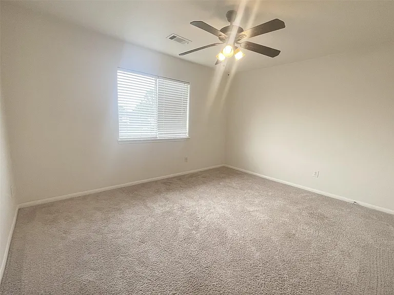 18807 Harbor Key Cir — Photo 17