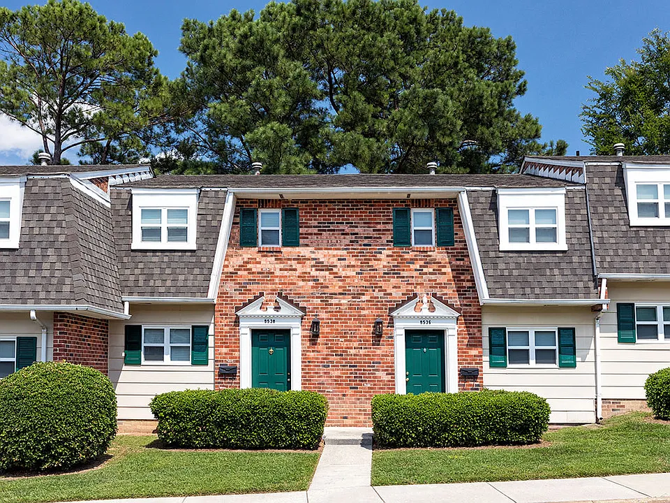Chelsea Square Apartments