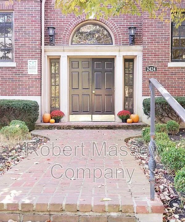 2424 Glenmary Ave #8