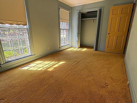 4th image of 111 Robin Rd