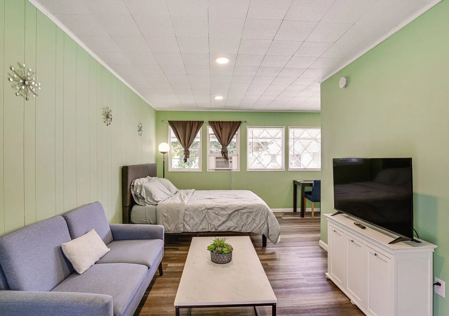 Charming Studio House in San Diego — Photo 1