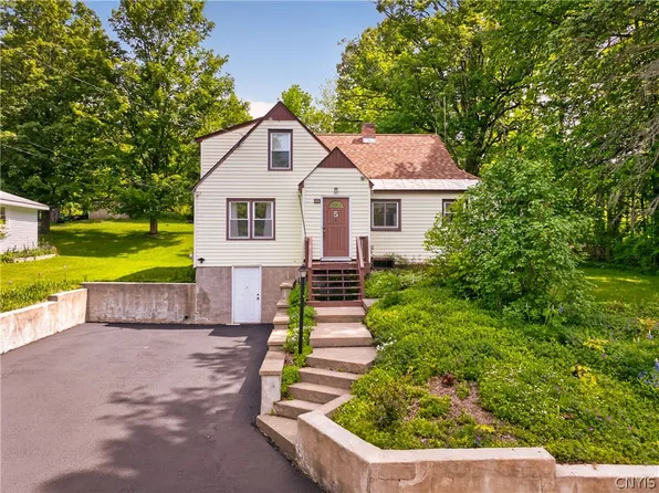 5 Marwood Rd, Deerfield, NY 13502