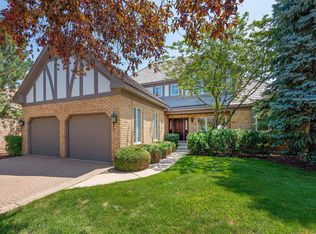 52 Chesterfield Ct, Burr Ridge, IL 60527