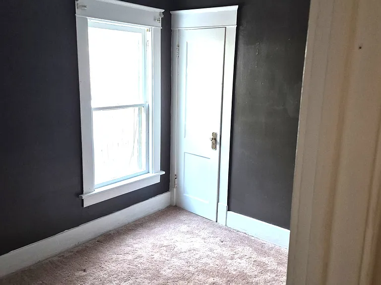 519 E 9th St #1 — Photo 9