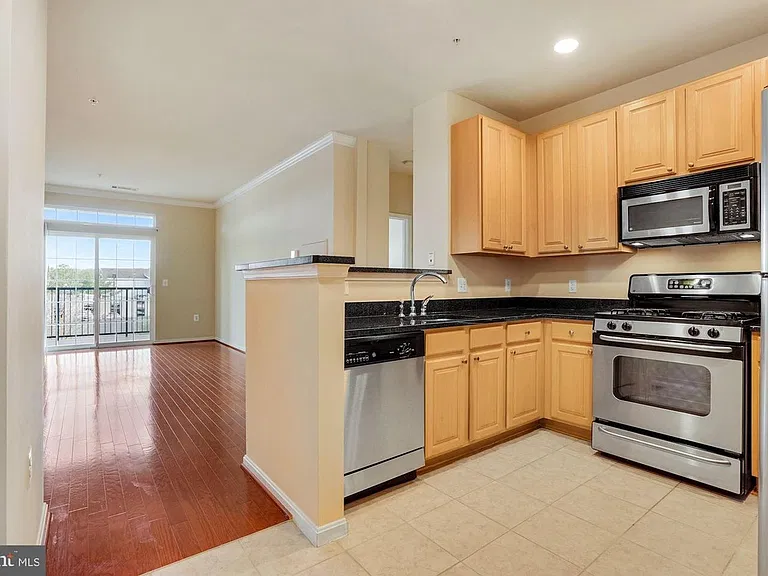 2465 Army Navy Dr #1-317 — Photo 19