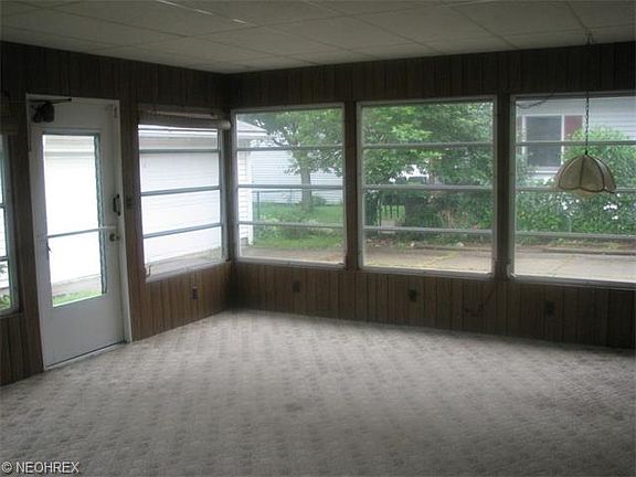 4th image of 2324 Frederick Dr