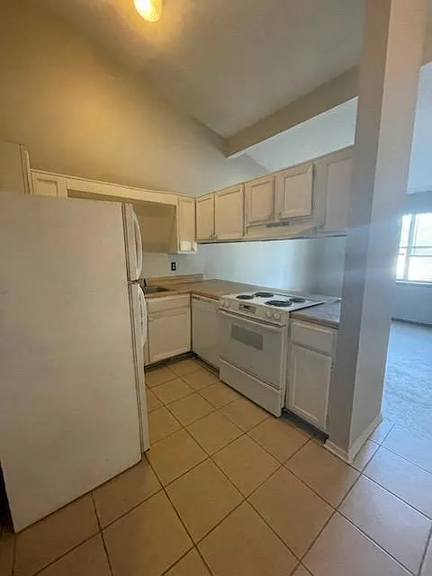 420 Massachusetts Ave — Photo 2