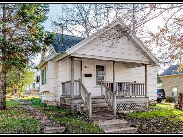 416 W Spring St, New London, WI 54961