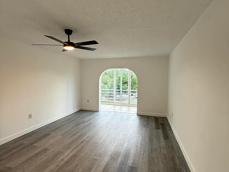 4324 NW 9th Ave #5-3C — Photo 14