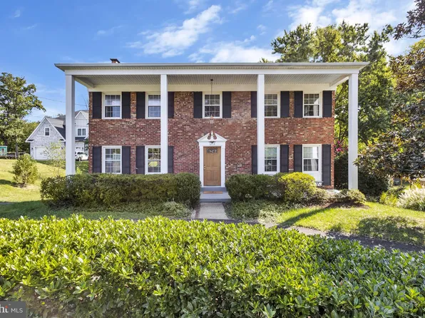 5719 Clermont Dr, Alexandria, VA 22310