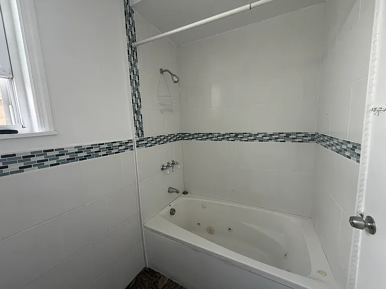 212 Beacon Ave #3 — Photo 8