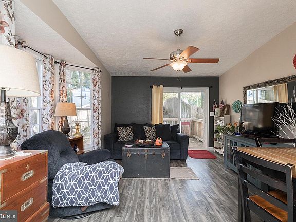 5th image of 322 Cherrydale Ave