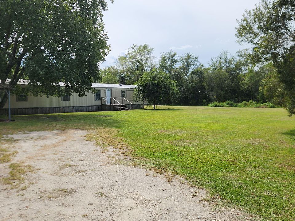 front yard an mobile home