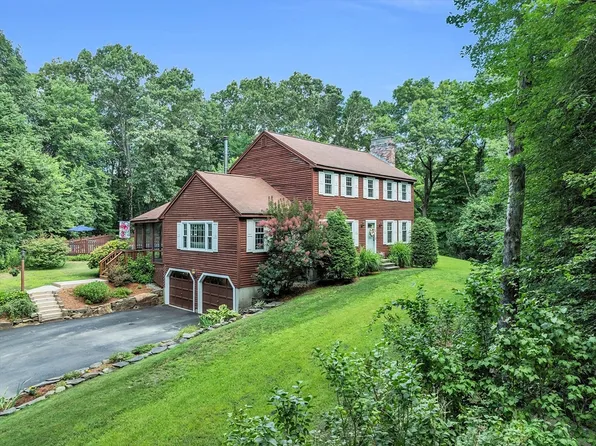 102 Concord Rd, Westford, MA 01886