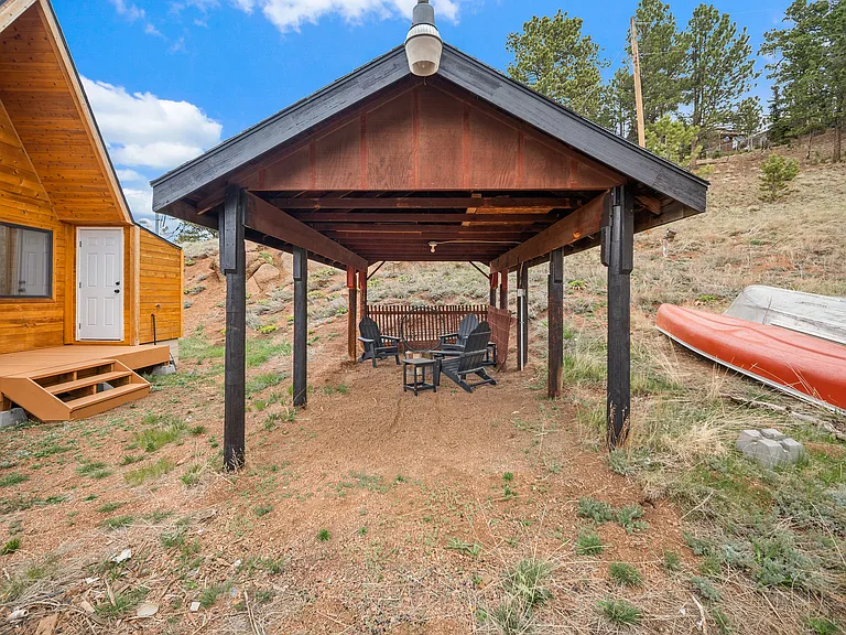 107 Lake Dr E — Photo 16