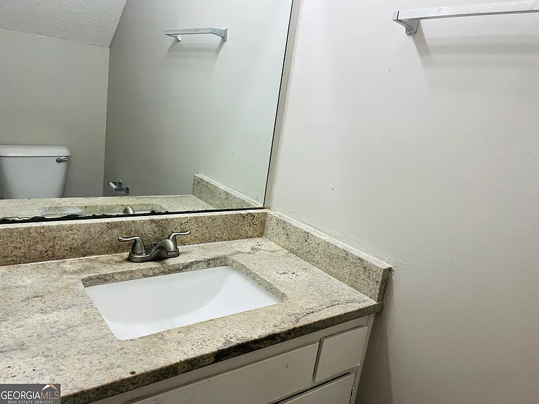 907 Silverwood Dr #907 — Photo 9