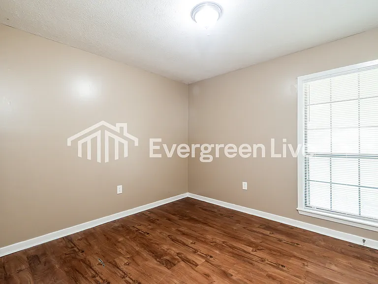 438 Terri Ln — Photo 11