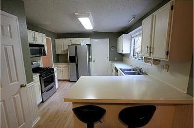 3rd image of 408 Cluck Creek Trl