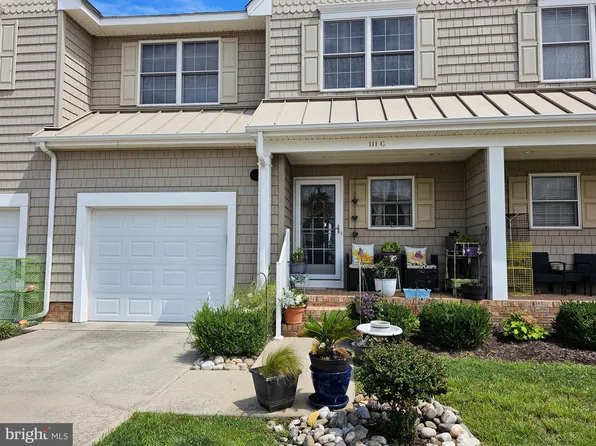 111 Sunset Cir #111C, Crisfield, MD 21817