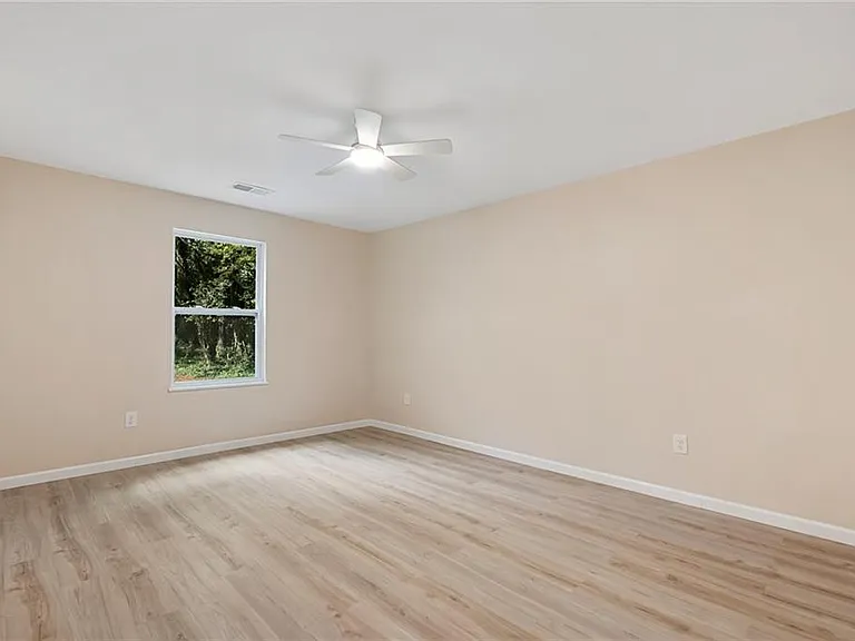 504 Piedmont Ave — Photo 15