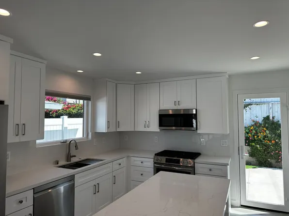 2065 Edinburg Ave, Cardiff By The Sea, CA 92007