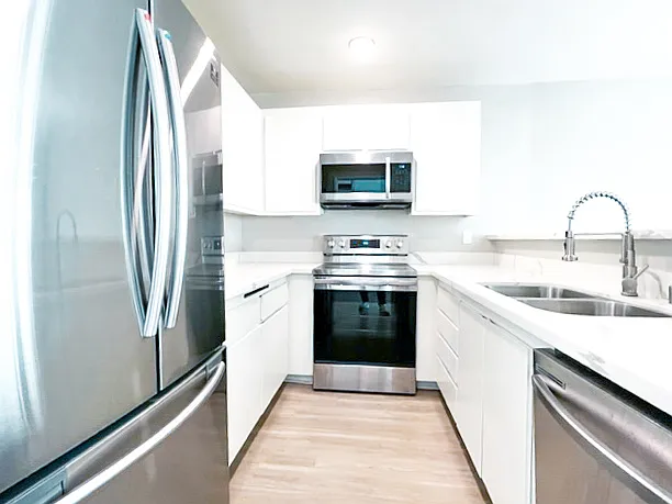 1 bed, 1.5 bath, 775 sqft, $3,095 — Photo 4