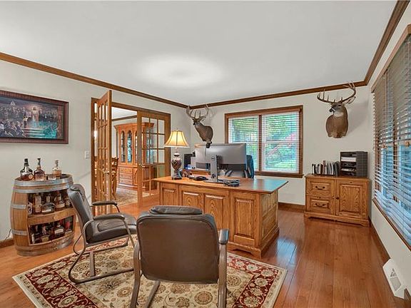 4th image of 212 Autumn Hill Dr