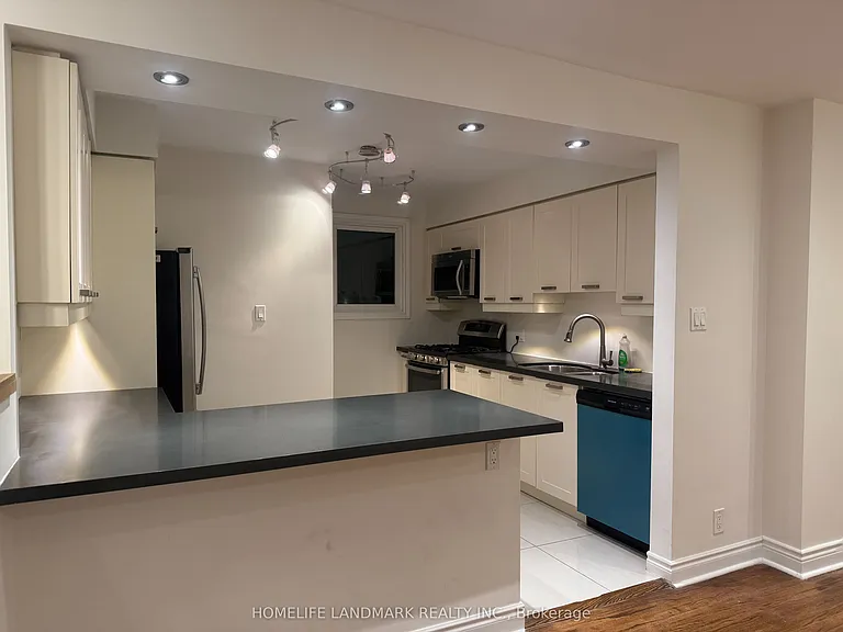 307 Axminster Dr — Photo 6